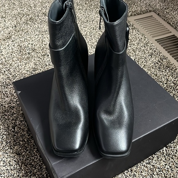 Paul Green Nirvana Black Leather Bootie, NWOB - Picture 4 of 8